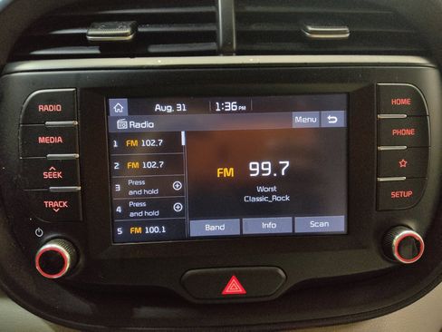 Used 2020 Kia Soul LX FWD image 25