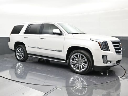 Used 2020 Cadillac Escalade 2WD image 7