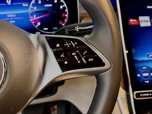 Used 2026 Mercedes-Benz GLC 300 image 29