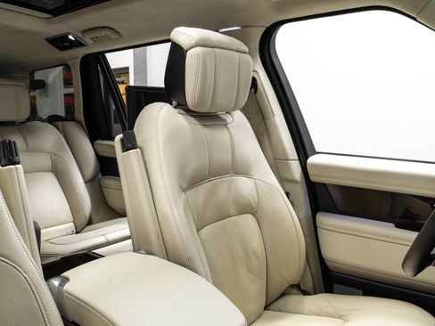 Used 2019 Land Rover Range Rover Long Wheelbase Autobiography image 18