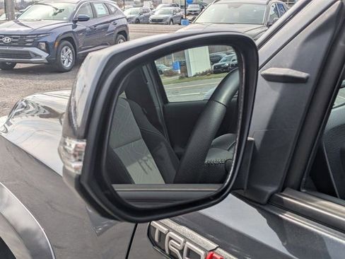 Used 2023 Toyota Tacoma TRD Sport image 11