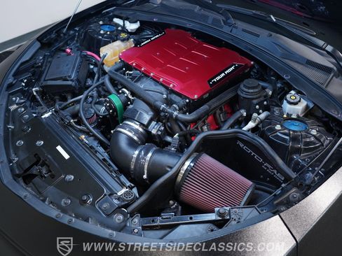 Used 2019 Chevrolet Camaro ZL1 RWD image 31