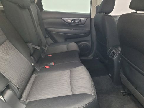 Used 2020 Nissan Rogue SV w/ Premium Package FWD image 19