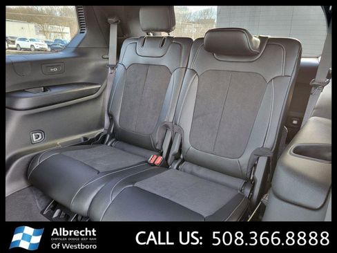 New 2024 Jeep Grand Cherokee L Altitude image 15