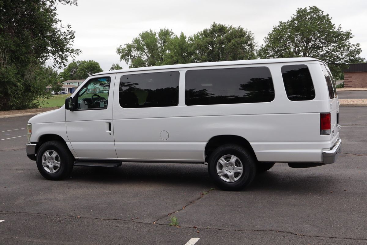 Used 2010 Ford E-350 and Econoline 350 XLT RWD image 8