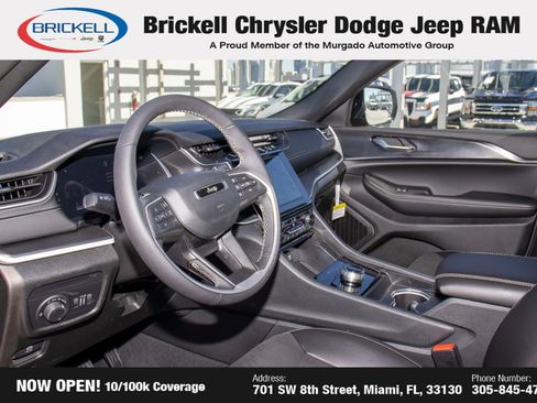 Used 2025 Jeep Grand Cherokee L Altitude image 15