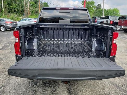 Used 2022 Chevrolet Silverado 1500 LT w/ Z71 Off-Road Package AWD/4WD image 9
