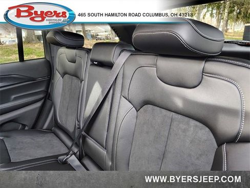 New 2025 Jeep Grand Cherokee Altitude image 5