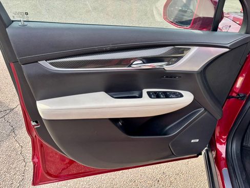 Used 2020 Cadillac XT6 Sport image 9