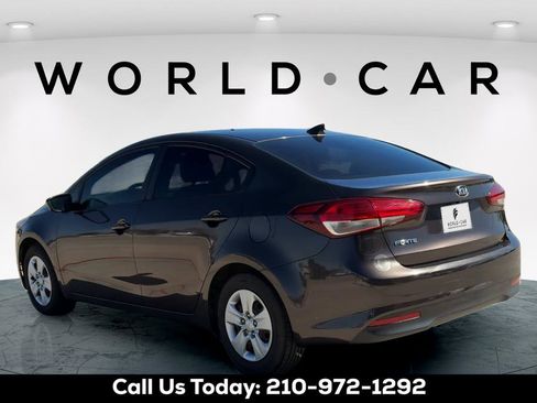 Used 2017 Kia Forte LX w/ LX Popular Package image 5