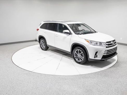 Used 2019 Toyota Highlander XLE image 33
