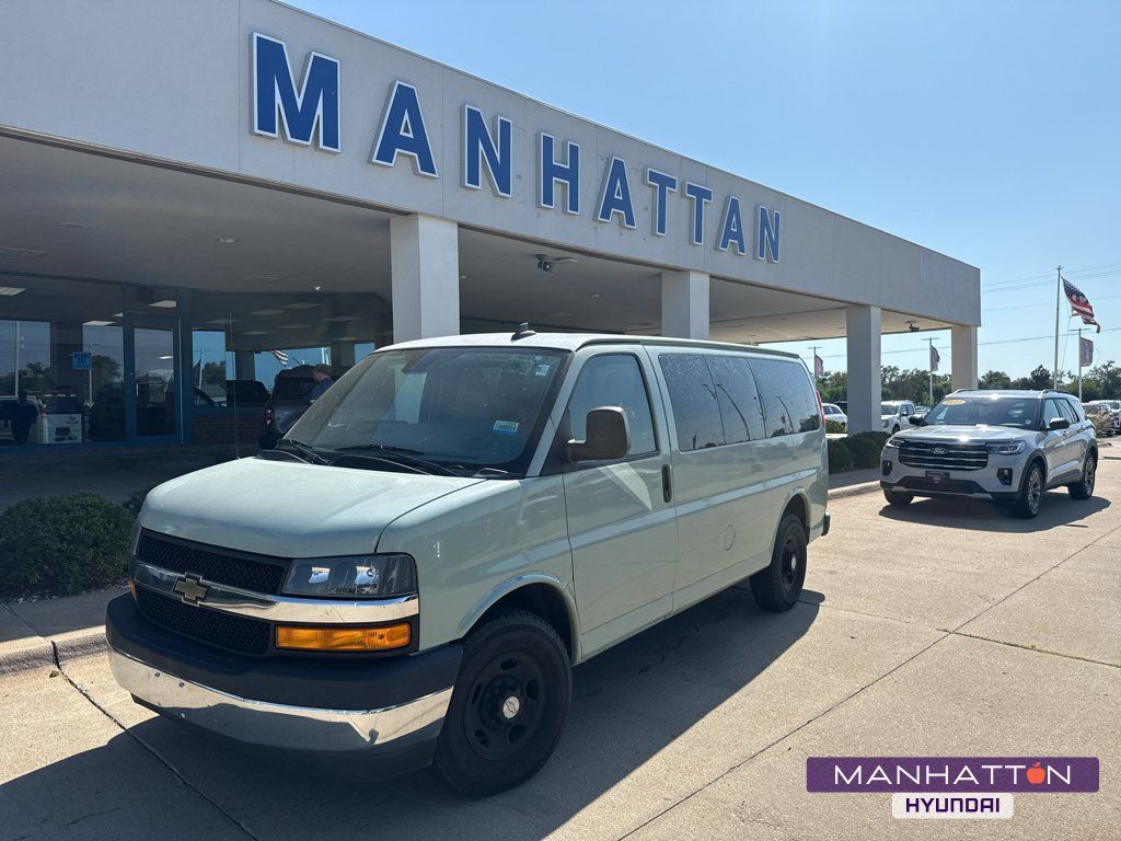 Used 2019 Chevrolet Express 2500 LT w/ LT Preferred Equipment Group RWD image 1