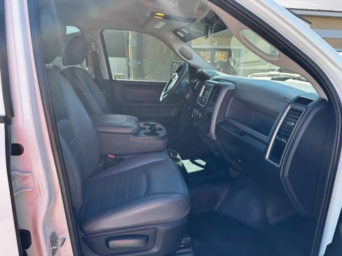 Used 2018 RAM 2500 Tradesman w/ Chrome Appearance Group AWD/4WD image 15