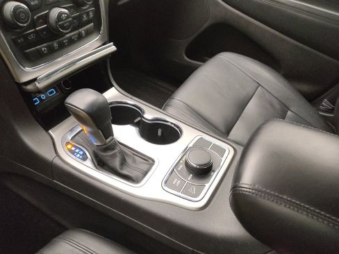 Used 2018 Jeep Grand Cherokee Limited image 26