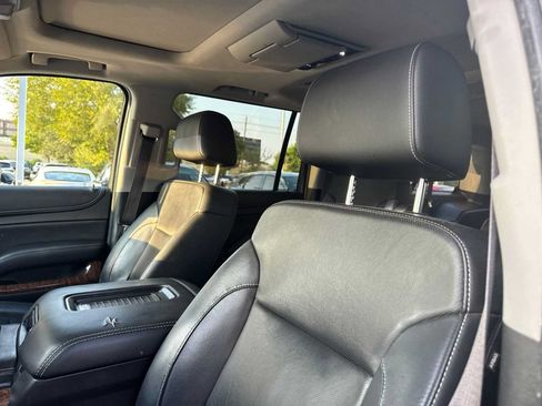 Used 2017 Chevrolet Suburban Premier AWD/4WD image 7