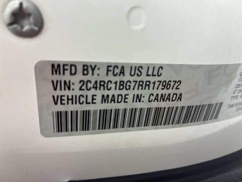 Used 2024 Chrysler Pacifica Touring-L FWD image 14