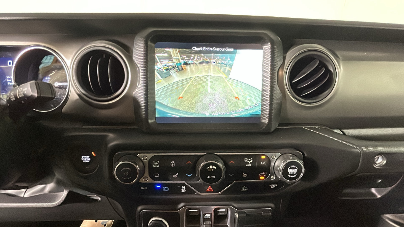 Used 2023 Jeep Wrangler Unlimited w/ Cold Weather Group AWD/4WD image 28