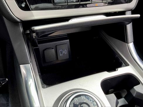 Used 2023 Ford Explorer XLT w/ Equipment Group 202A image 38