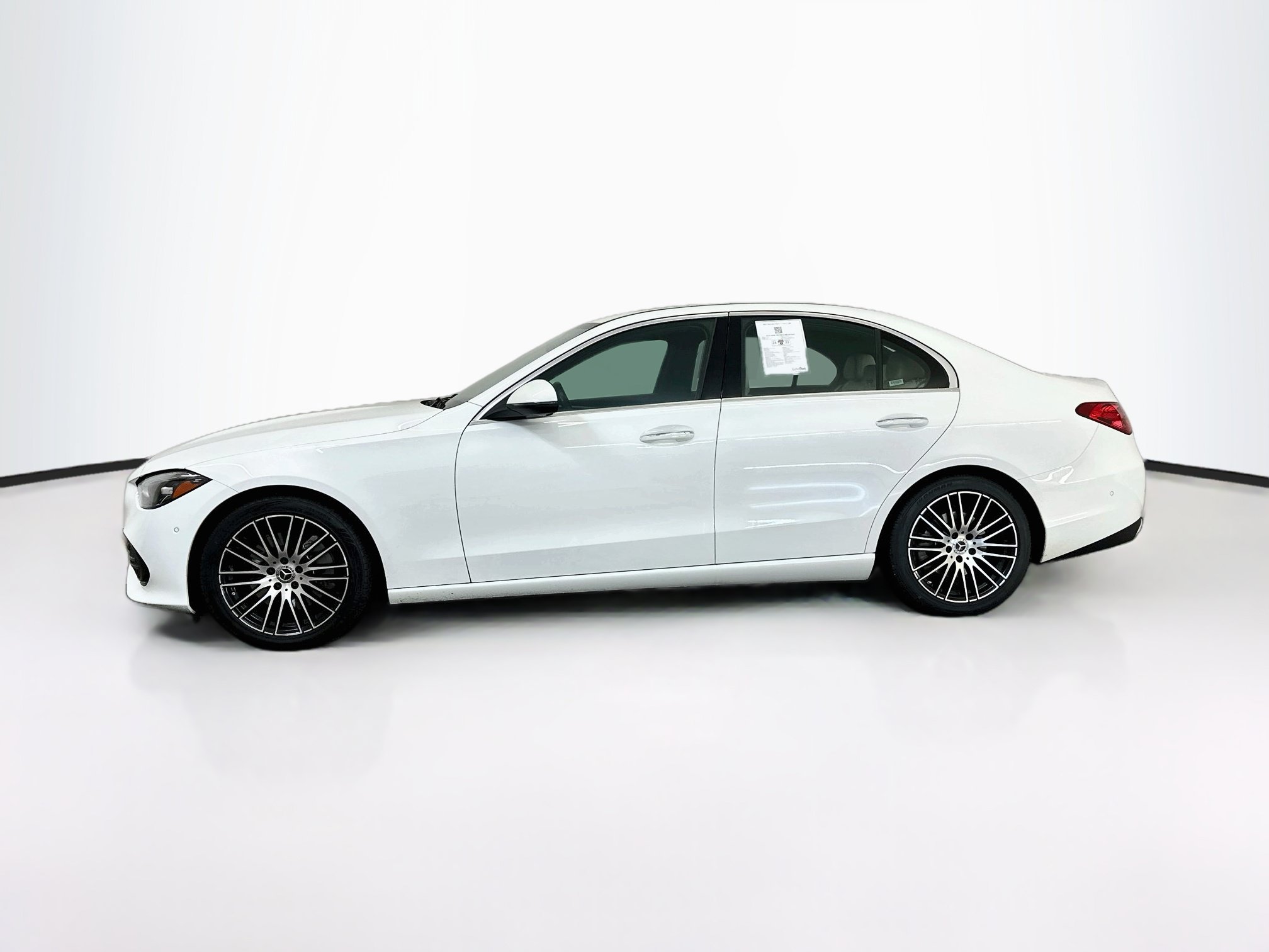 Used 2025 Mercedes-Benz C 300 4MATIC Sedan image 4