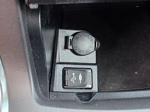 Used 2017 Toyota Camry SE FWD image 24