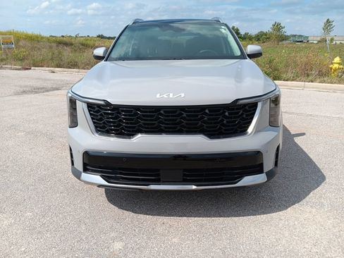 Certified 2024 Kia Sorento S w/ Panoramic Sunroof Package FWD image 3
