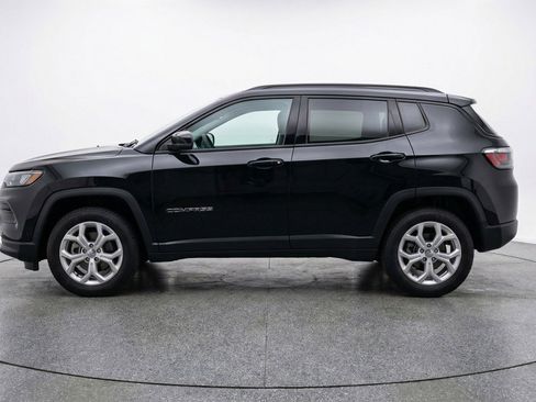 Used 2025 Jeep Compass Latitude image 5