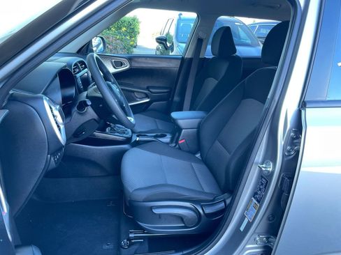 Used 2025 Kia Soul LX w/ LX Technology Package image 36