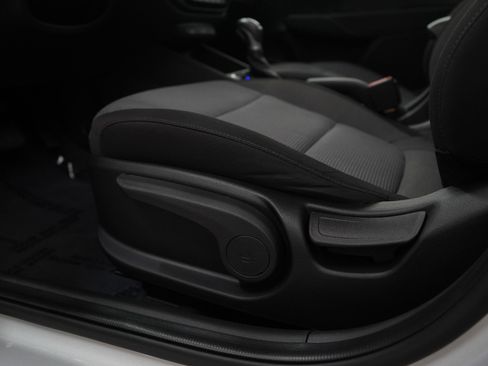 Used 2022 Hyundai Accent Limited image 22