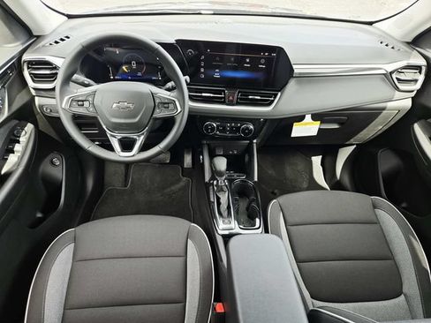 New 2026 Chevrolet TrailBlazer LT w/ Convenience Package FWD image 6