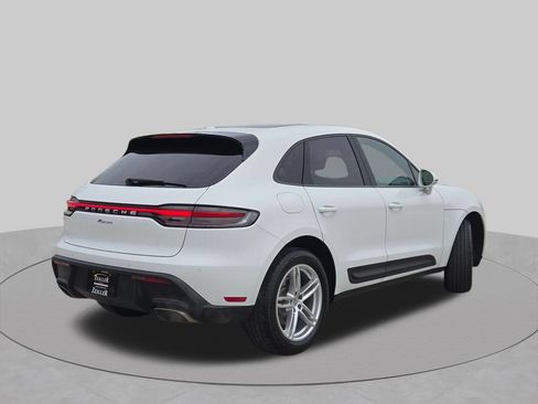 Used 2024 Porsche Macan AWD/4WD image 10