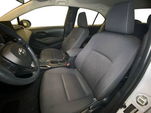 Used 2023 Toyota Corolla LE image 9