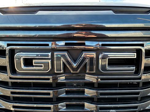 Certified 2024 GMC Sierra 1500 Denali Ultimate image 32