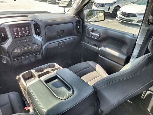 Used 2023 Chevrolet Silverado 1500 Custom image 3