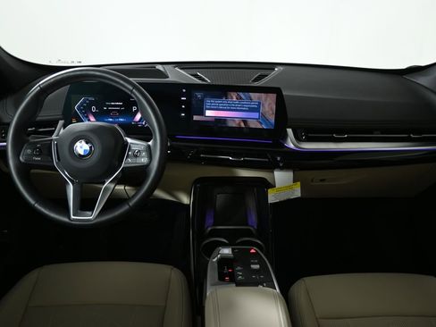 Used 2025 BMW X1 xDrive28i w/ Technology Package image 16