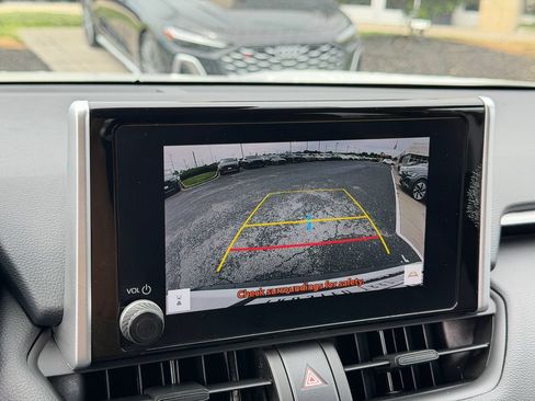 Used 2025 Toyota RAV4 XLE AWD/4WD image 26