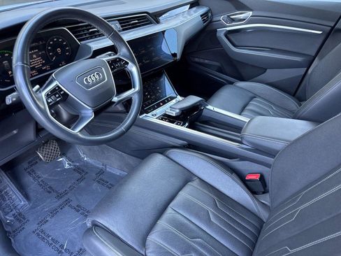 Used 2024 Audi Q8 e-tron Prestige w/ Prestige Package AWD/4WD image 10