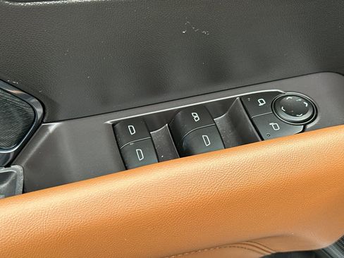 Certified 2023 GMC Canyon AT4 w/ AT4 Premium Package AWD/4WD image 12