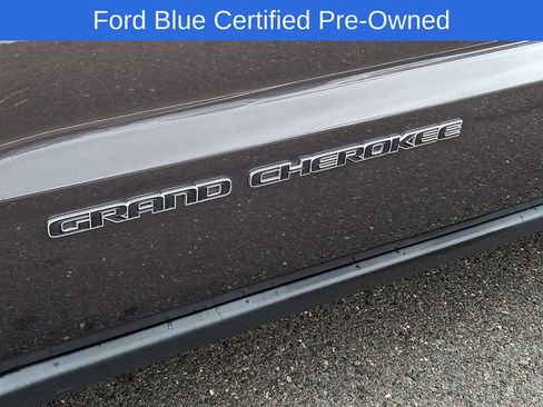 Used 2017 Jeep Grand Cherokee Limited w/ Luxury Group II AWD/4WD image 34