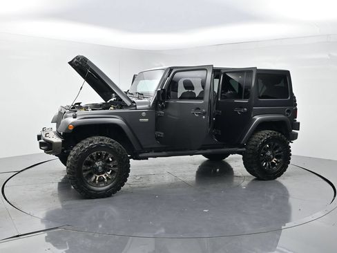 Used 2017 Jeep Wrangler Unlimited Sahara AWD/4WD image 30