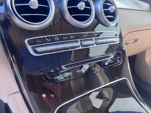 Used 2017 Mercedes-Benz GLC 300 4MATIC image 19