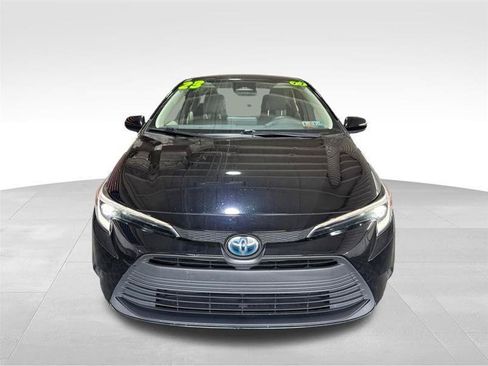 Used 2023 Toyota Corolla LE FWD image 2
