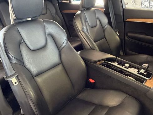 Used 2023 Volvo XC90 B6 Plus AWD/4WD image 11