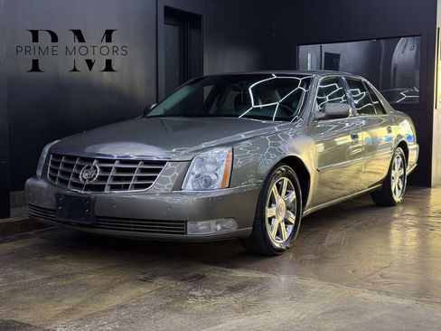 Used 2010 Cadillac DTS Premium FWD image 1