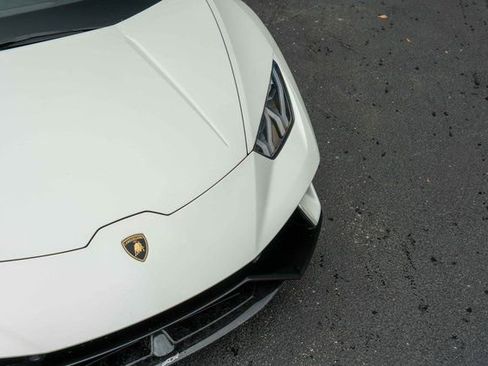 Used 2018 Lamborghini Huracan Performante image 31