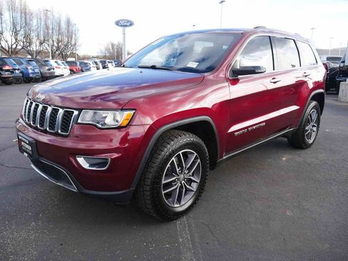 Used 2018 Jeep Grand Cherokee Limited w/ Trailer Tow Group IV image 3