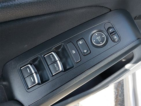 Certified 2023 Honda Civic EX image 28