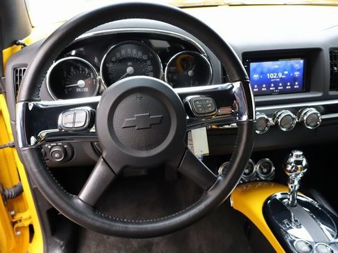 Used 2006 Chevrolet SSR w/ Preferred Equipment Group image 22