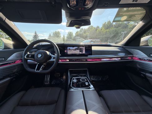 Certified 2023 BMW 760i xDrive w/ Luxury Rear Seating Package AWD/4WD image 15