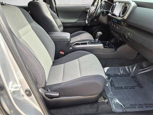 Used 2022 Toyota Tacoma TRD Sport w/ Technology Package RWD image 18