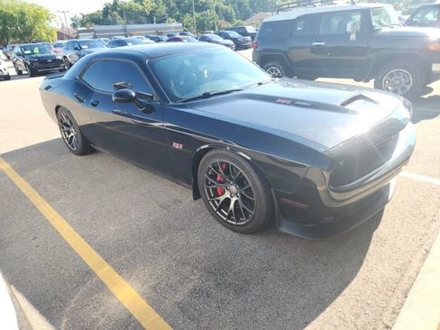 Used 2015 Dodge Challenger SRT w/ Technology Group RWD image 6